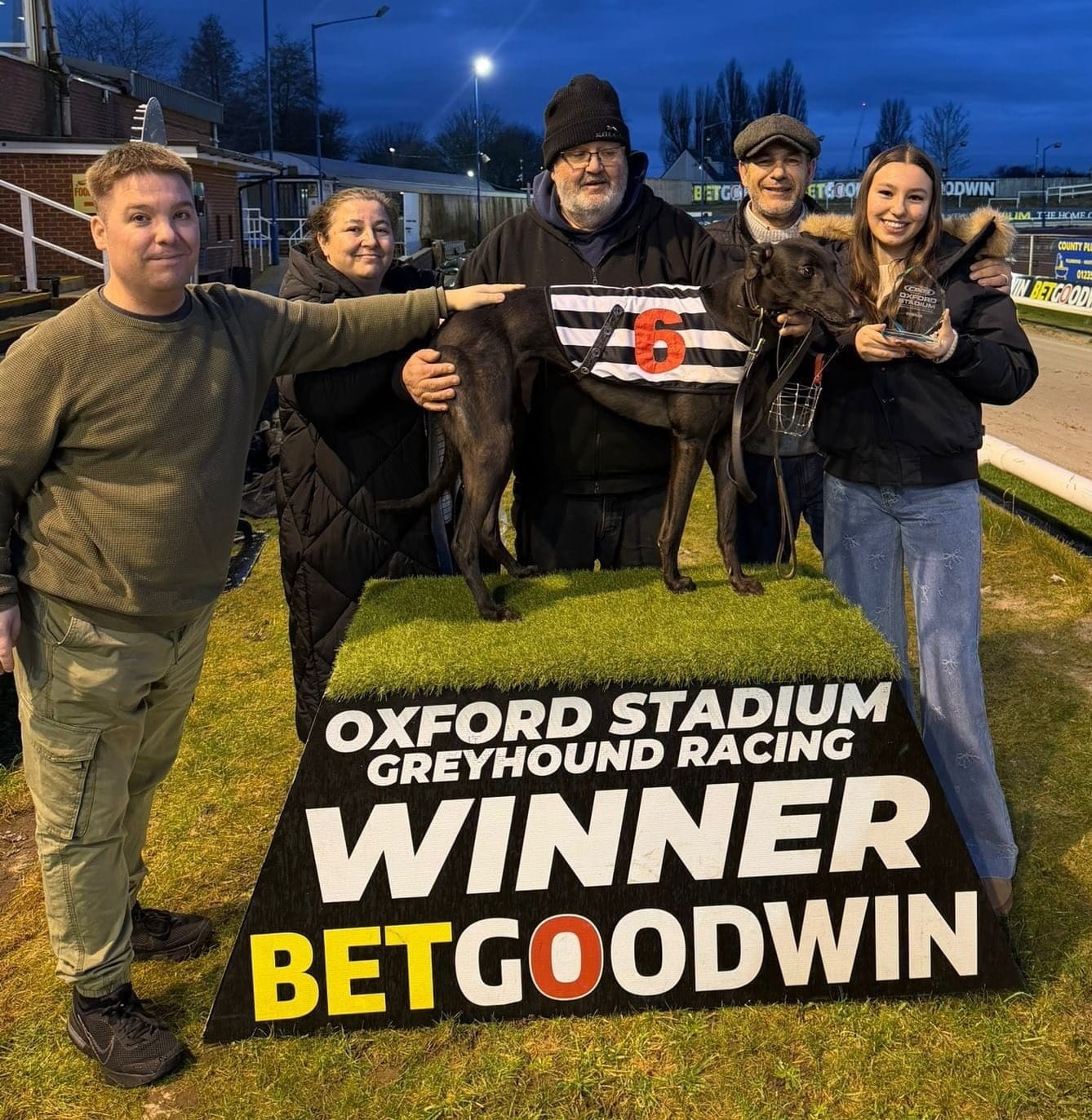 Twinkle the star in BetGoodwin final as punters pile into 'jolly'