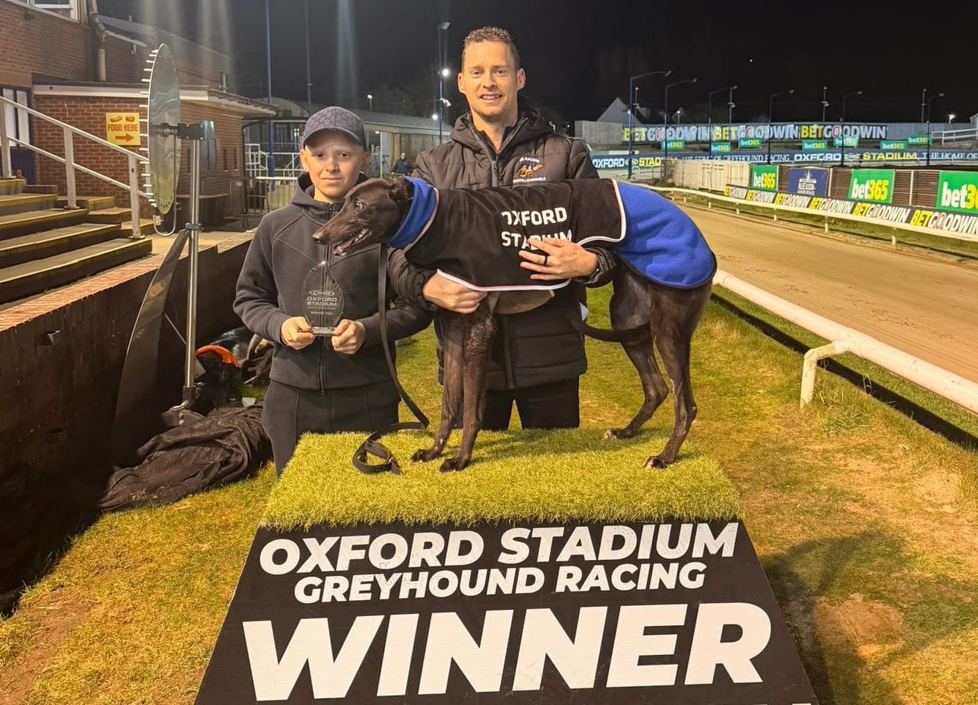 Locke Beaming as Isla sees off big guns in Sandy Lane Sprint